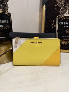 Michael Kors Adele Tri-Color Smartphone Leather Wristlet/Wallet